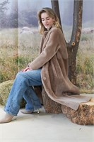 Двухсторонняя дубленка прямого кроя в бежевом цвете 2126